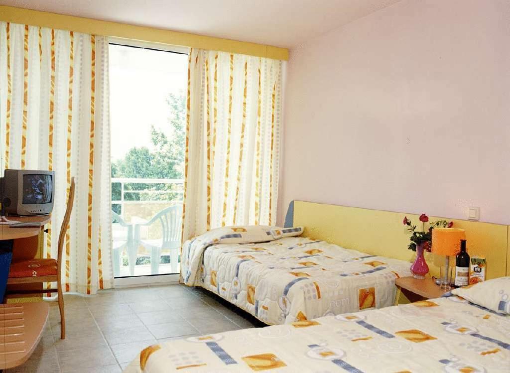 Hotel Com - All Inclusive Albena Esterno foto